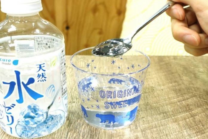 В Японии набирает популярность напиток — желе из воды