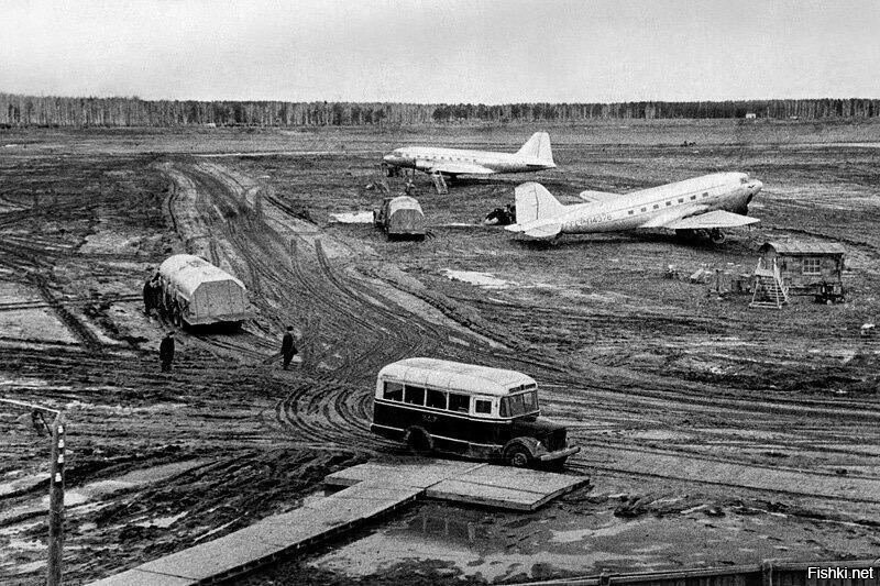 Толмачёво — один из двух пассажирских аэропортов Новосибирска в 1957 г