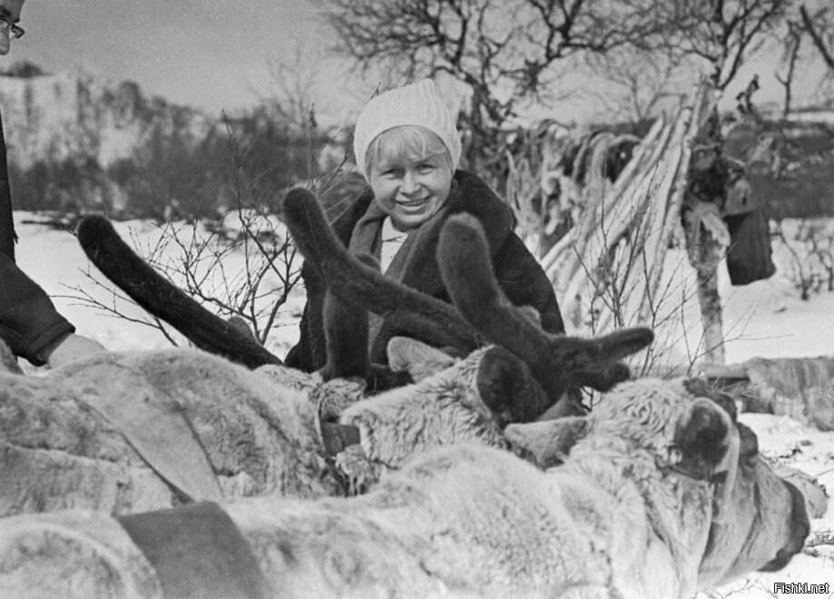 Александра Пахмутова в заполярном оленеводческом совхозе, 1965 год