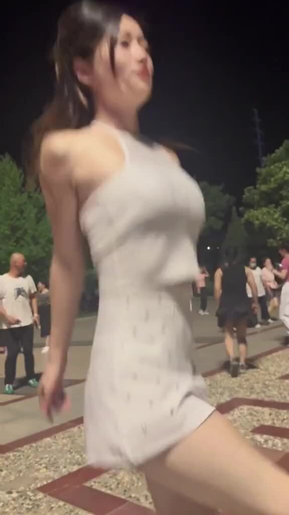Массовые танцевальные упражнения в Китае 