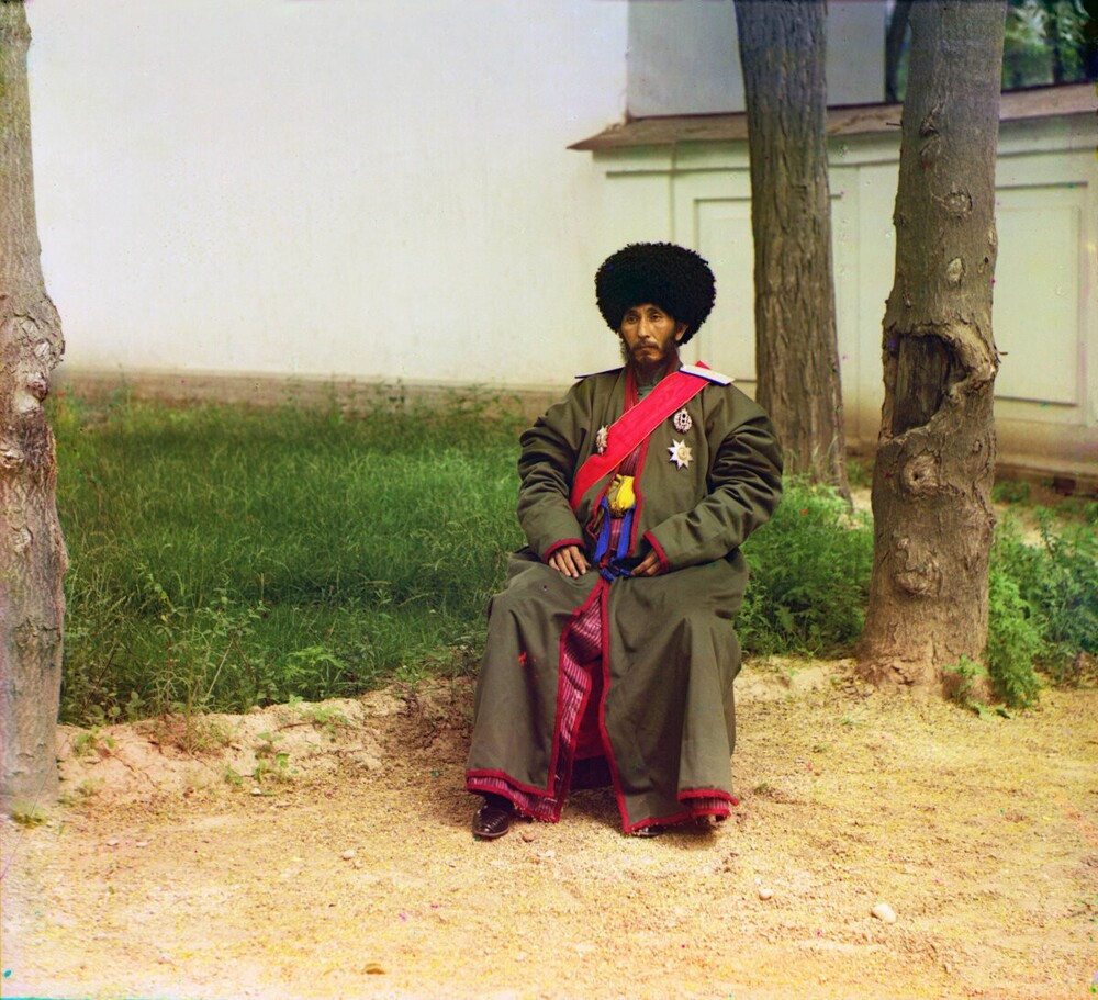Хивинский хан где-то под Санкт-Петербургом во время своего визита в Российскую империю. Фото: Сергея Прокудина-Горского.
