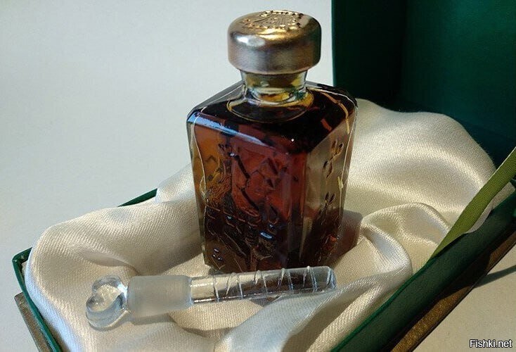 Духи «Пиковая дама» были созданы в 1949 году парфюмерами фабрики «Новая заря»...