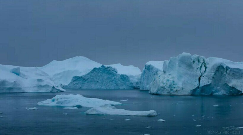 Завораживающее видео, как меняются айсберги Гренландии