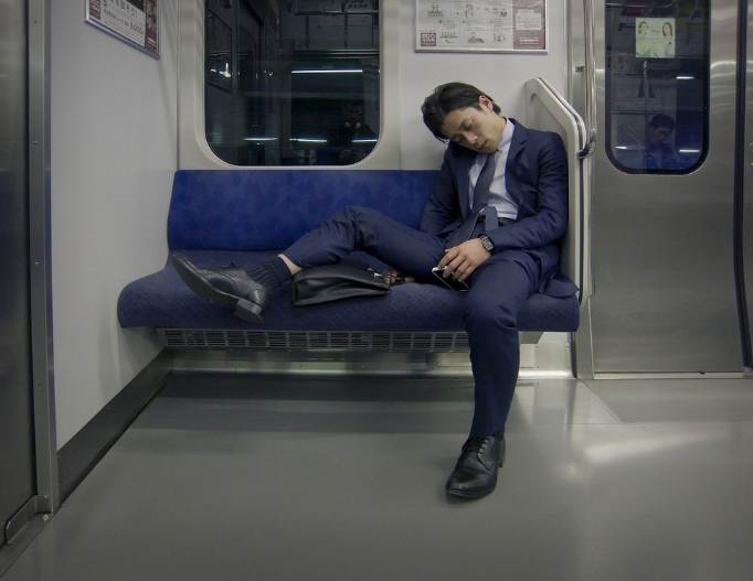 Японское искусство спать стоя – инемури