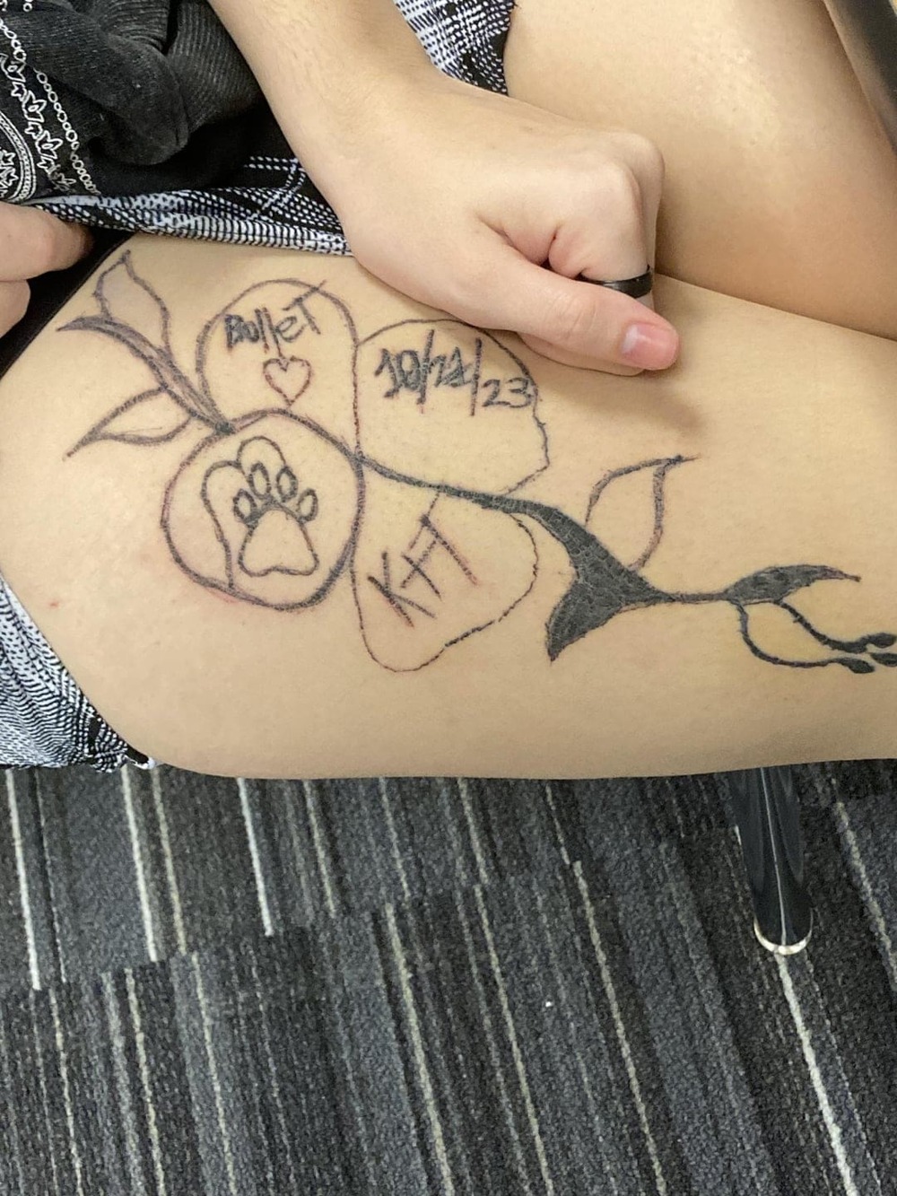 «Девушке из моей школы эту татуировку сделал бывший парень»