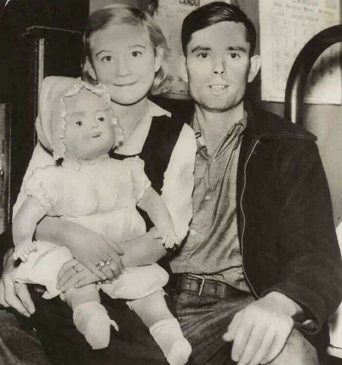 14. 9-летняя Юнис Уинстед Джонс и ее муж, 24-летний Чарли Джонс, Теннесси, 1937 год