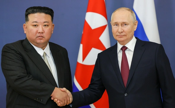 Ким Чен Ын получил в дар Aurus, а в Россию уехала пара северокорейских пёселей