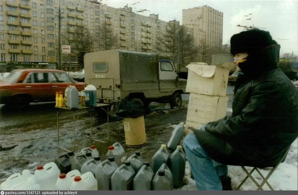 Торговля автохимией на Нижней Масловке, Москва. 1994 год