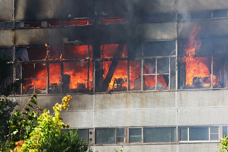 "Не смогли спасти из-за недобора штата": сотрудник МЧС объясняет, почему на пожаре в Подмосковье погибли люди