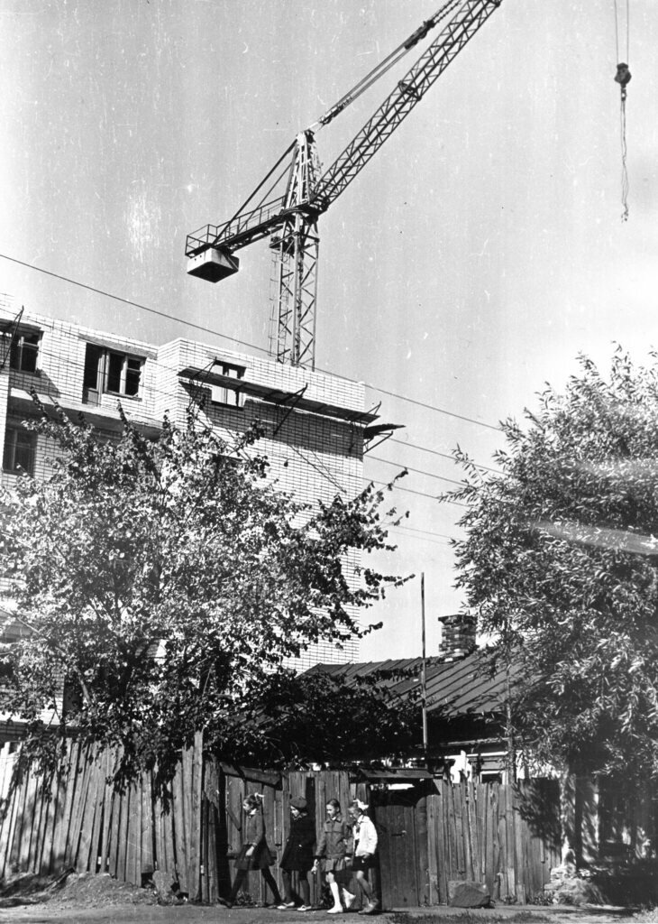 Липецк. Строительство нового дома на улице Зегеля, 1967 год.
