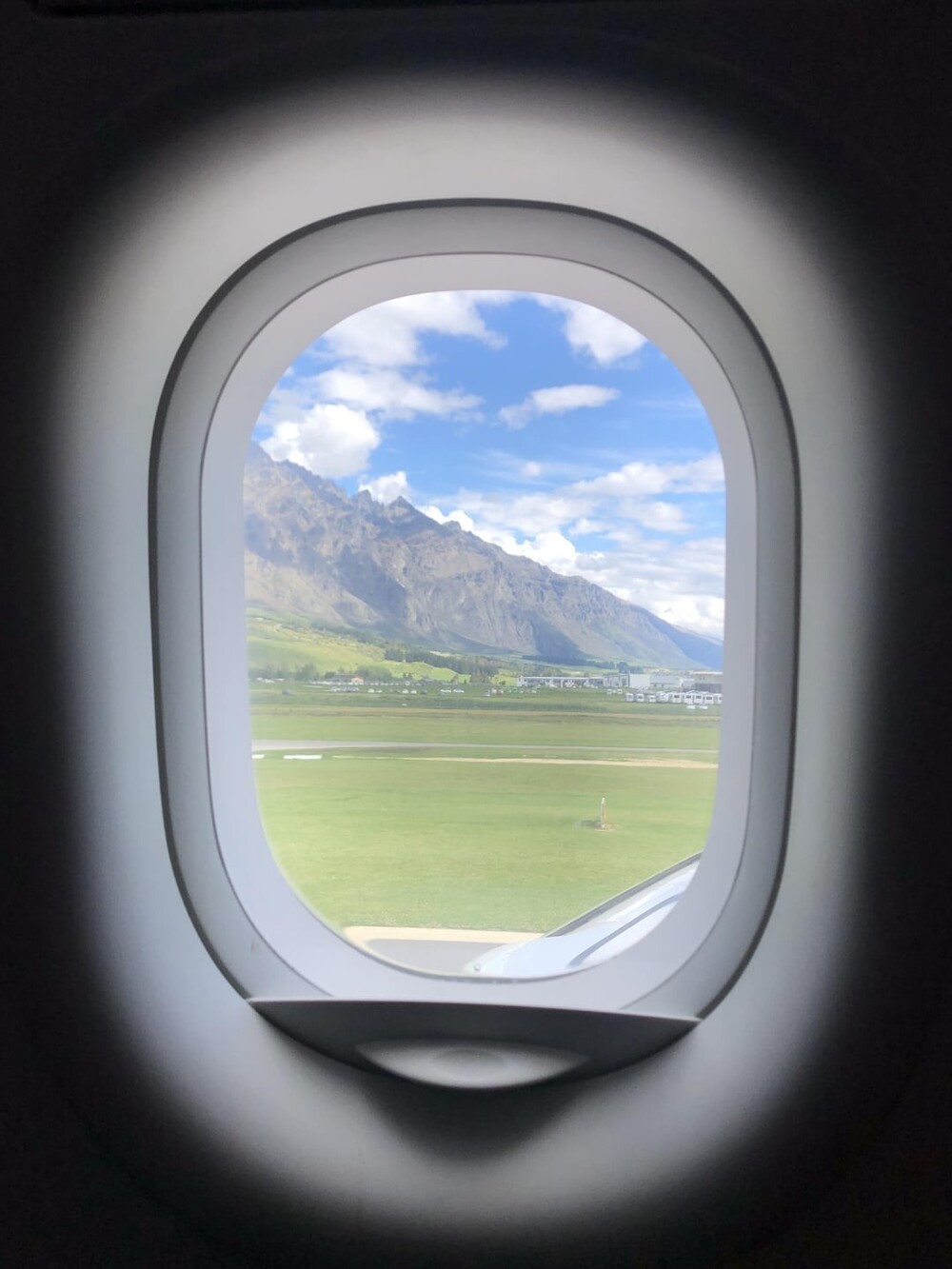 6. Фотография, сделанная из окна самолета, похожа на картину