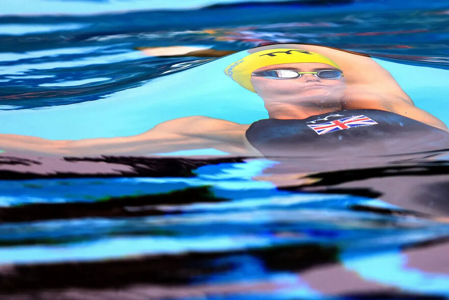 #46 Золото в плавании и прыжках в воду: "Погруженный" Шона М. Хаффи