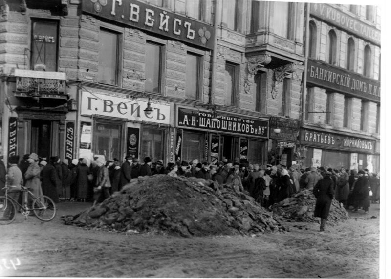 Первый год при большевиках (снимки Петрограда в 1918 году)