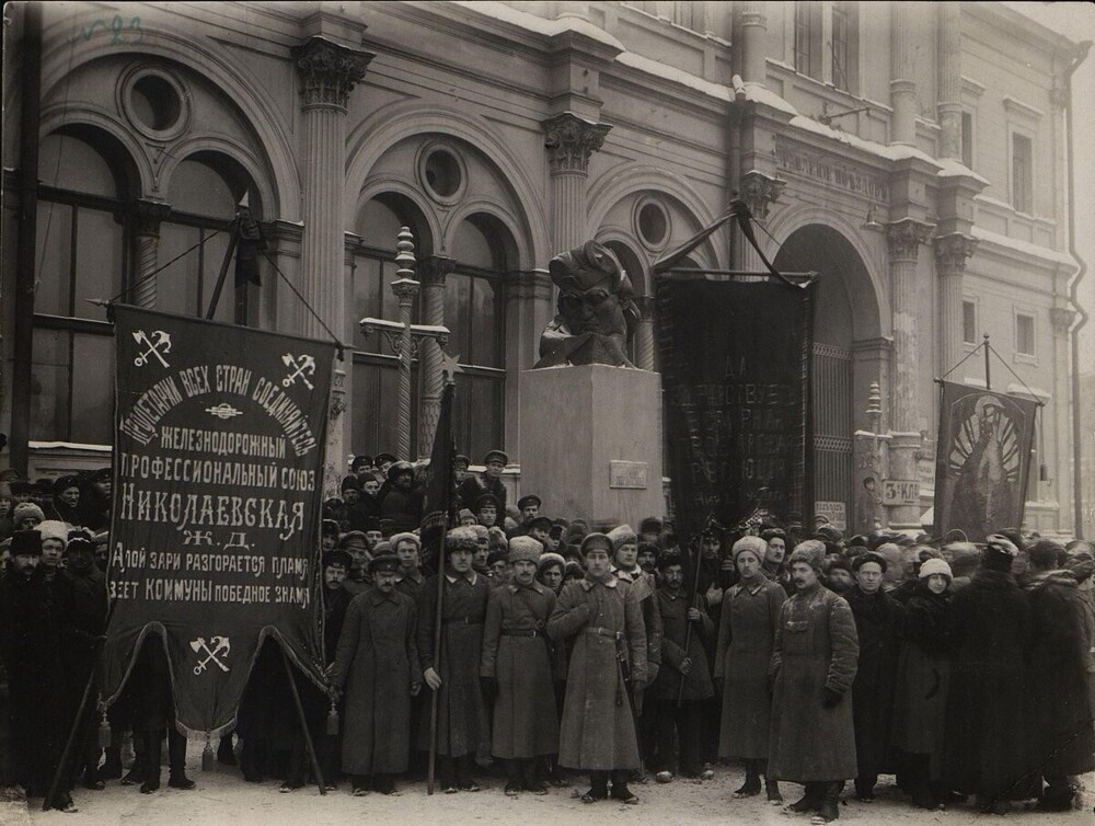 Первый год при большевиках (снимки Петрограда в 1918 году)