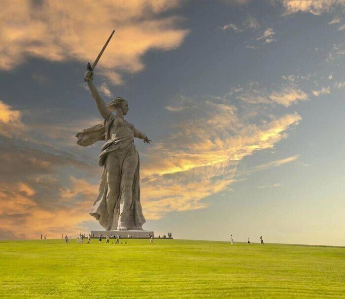 11. Памятник Родина-мать в Волгограде