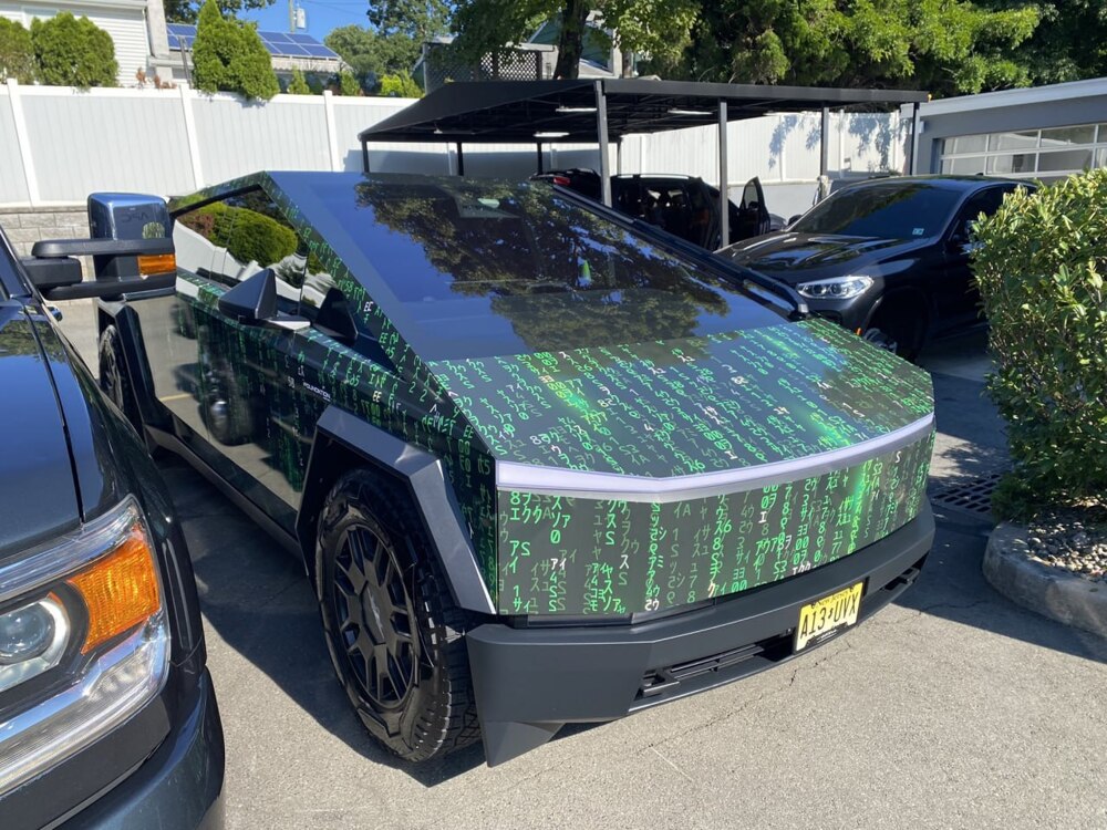 Cybertruck Киану Ривза?