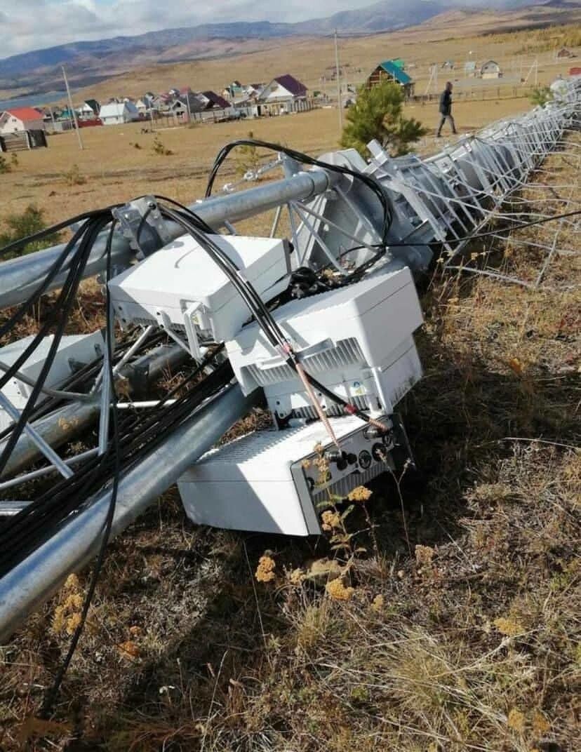 "Нам она нафиг не нужна!": жители башкирского села снова снесли вышку сотовой связи