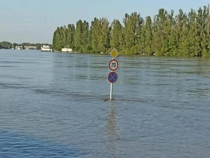  Намешалось 