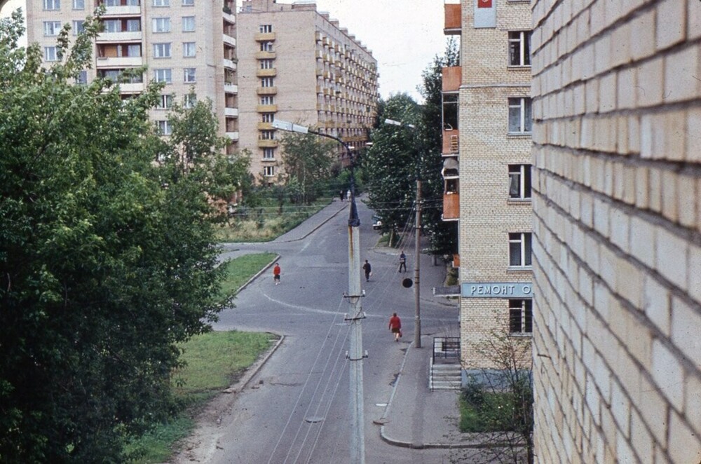 Переносимся в район Текстильщики. Дворы на 1-ой улице Текстильщиков.