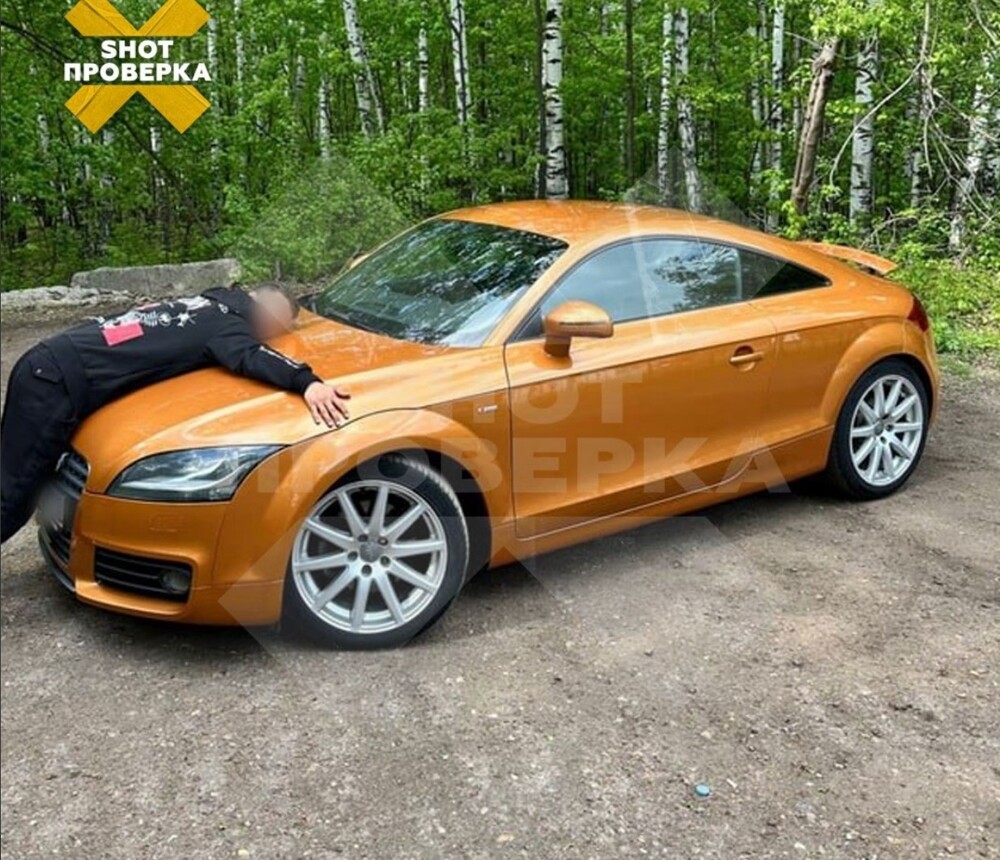 "Она прям валит!": в Уфе сотрудники СТО час катались на уникальной Audi TT и сломали её