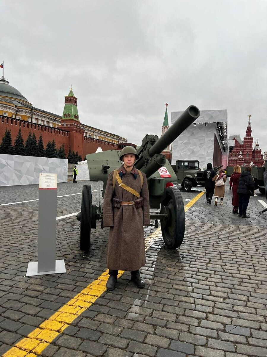 На Красной площади заработал Музей под открытым небом в честь парада 7 ноября 1941 года. Советую к посещению