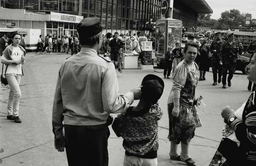 Москва. Курский вокзал. 1995 год