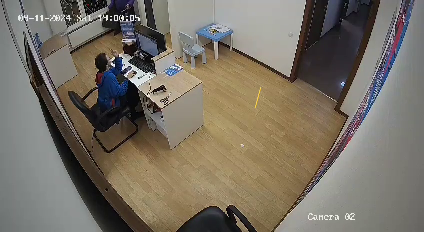 По Химках ходит женщина, которая не оплачивает заказы в пунктах выдачи