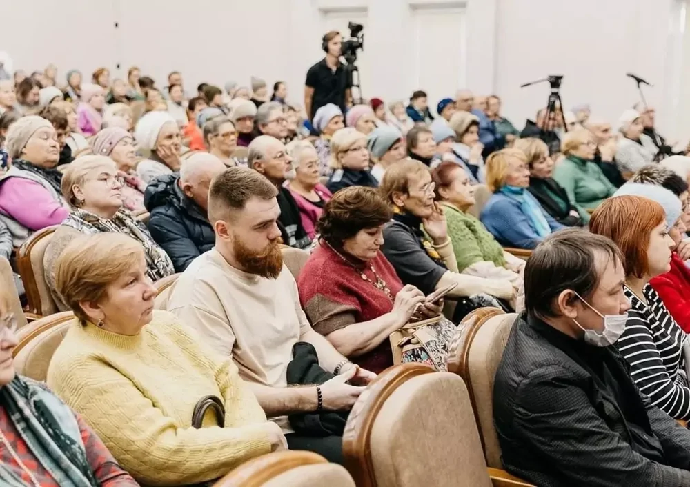 Чиновники и силовики встретились с жителями Коркино и отчитались о ситуации с цыганами