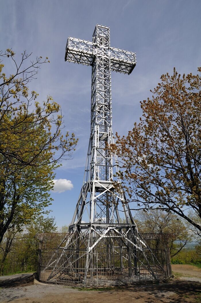 22. Крест в Монреале, Квебек, Канада