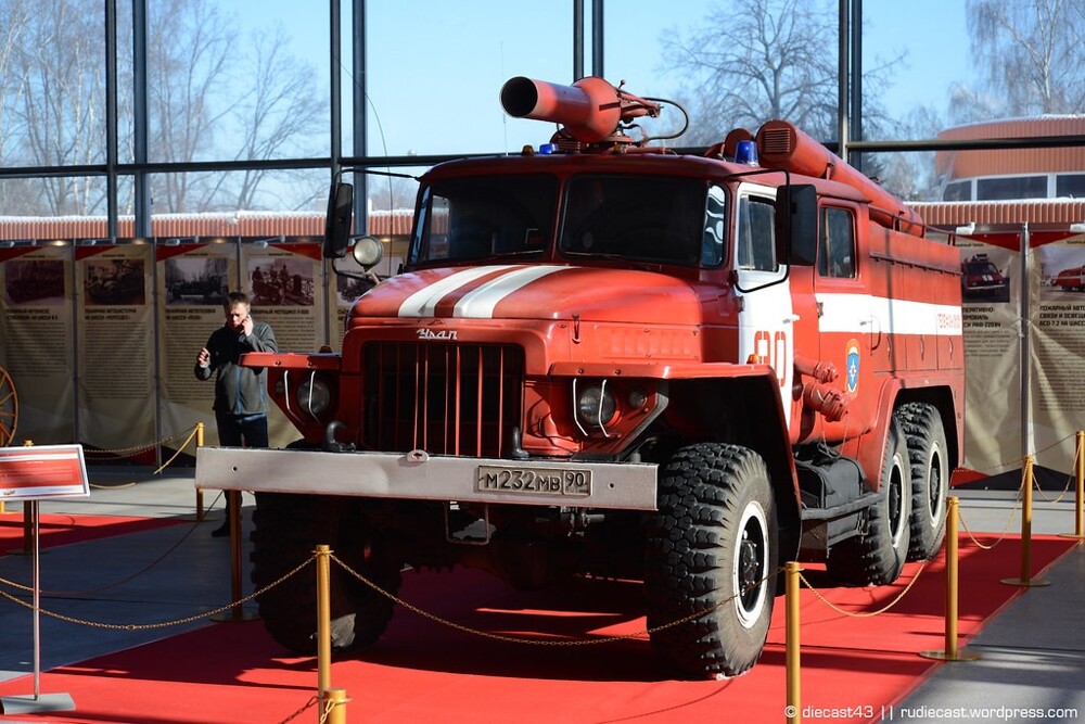 Мощный автомобиль на базе военного Урал-375. Модель АВ-40 (375) Ц50А.