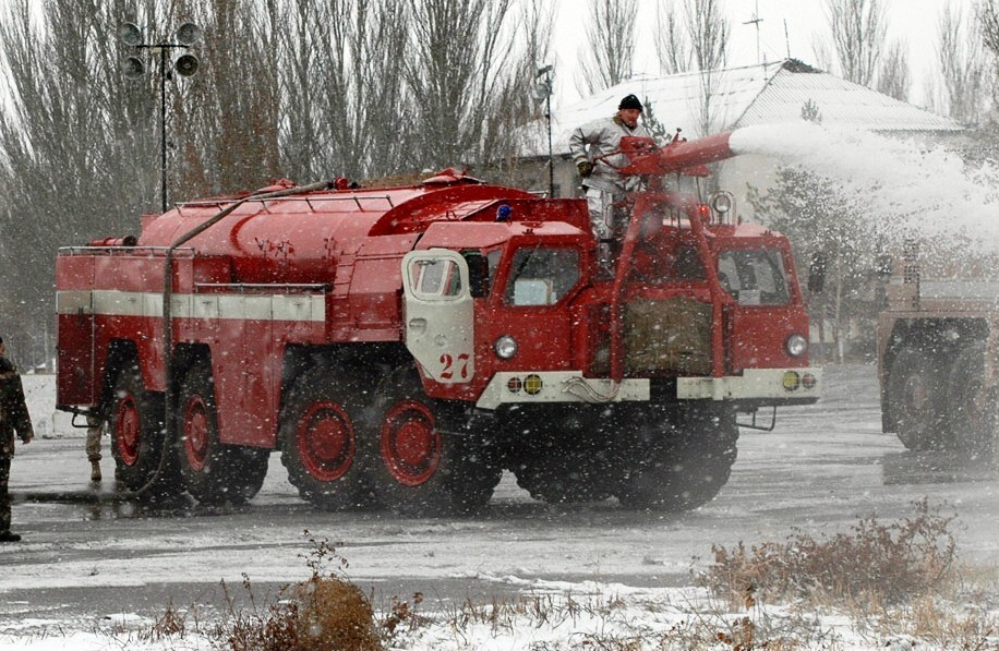 Пожарный аэродромный автомобиль. Модификация АА-60(7310)160.01 на шасси МАЗ-7313. 1970-е.