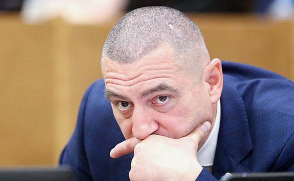 «Грубо, но доходчиво»: силовики не нашли экстремизма в словах депутата Госдумы, призвавшего женщин заняться продолжением рода «пока рожалка работает»