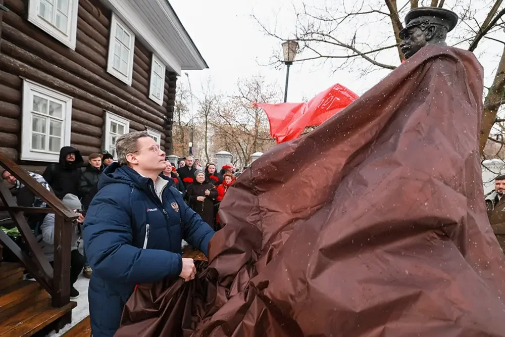 В Вологде открыли памятник Сталину