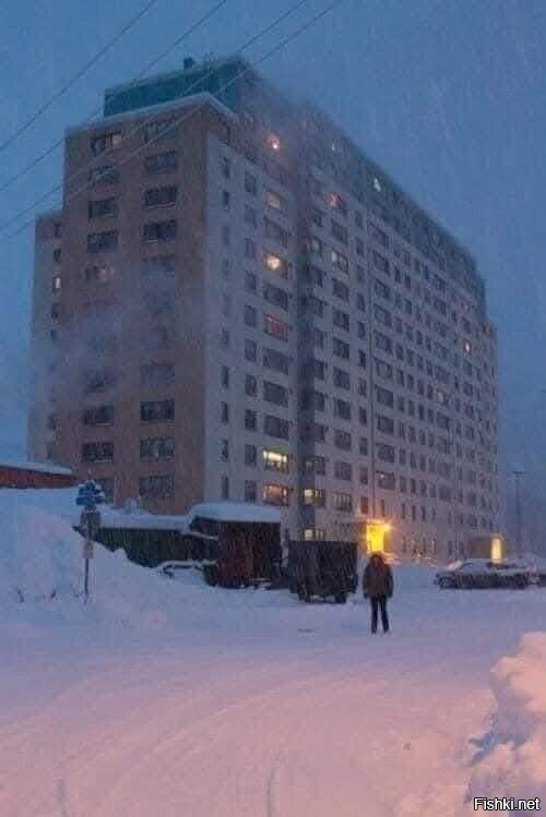 На Аляске есть удивительное место — городок Уиттиер, в котором всё население ...