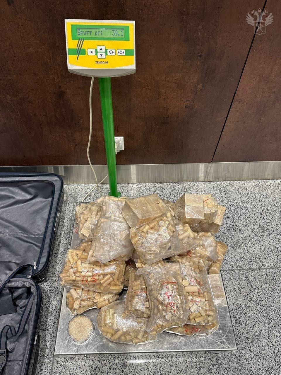 Китайца задержали за перевозку фрагментов бивней мамонта