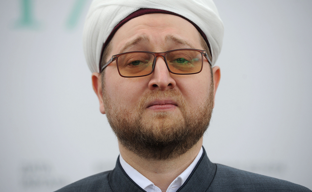 «Похоже на нездоровый бред»: член СПЧ попросил силовиков проверить муфтия Москвы на экстремизм после его заявлений о многожёнстве и Деде Морозе