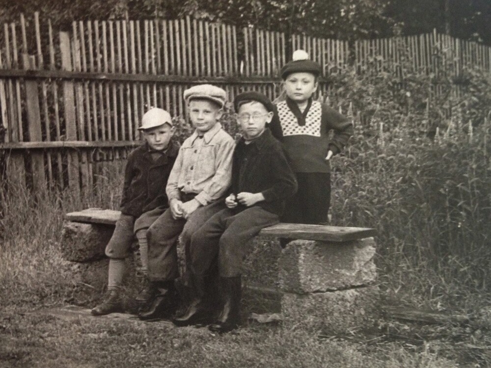 На даче. 4 июля 1962 года. Фотограф Александр Новожилов.