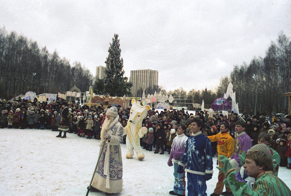 С наступающими Вас Праздниками! Всем здоровья счастья и удачи!!!