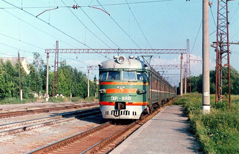 Пригородная электричка. Рязанская область, 1997 год