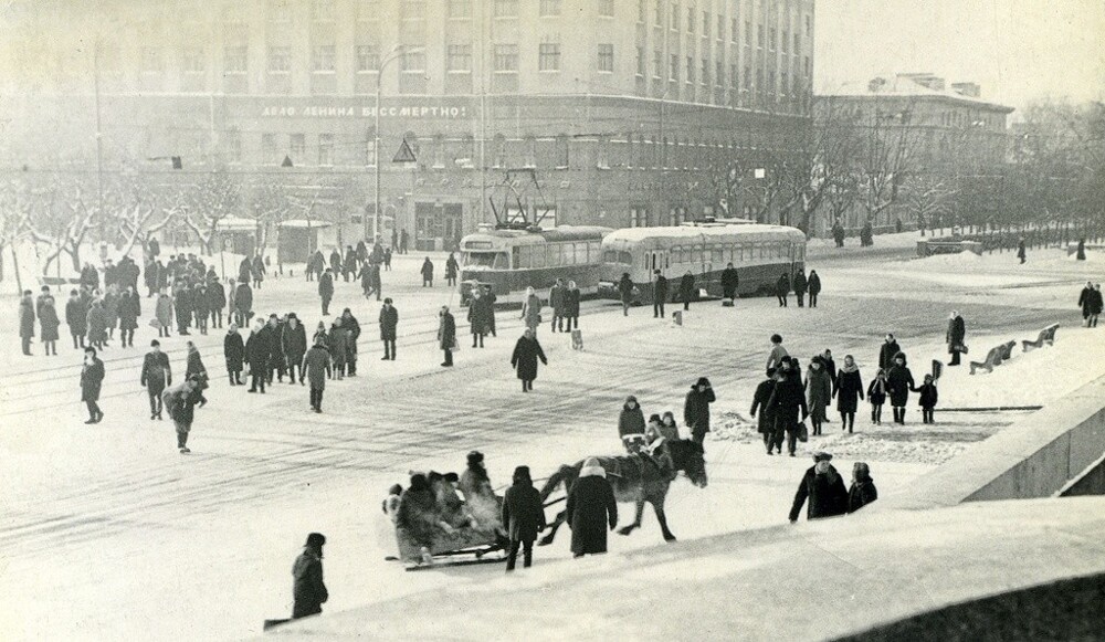 «Площадь 1905 года». Свердловск. Январь 1970 года. Фотограф Данил Малей.