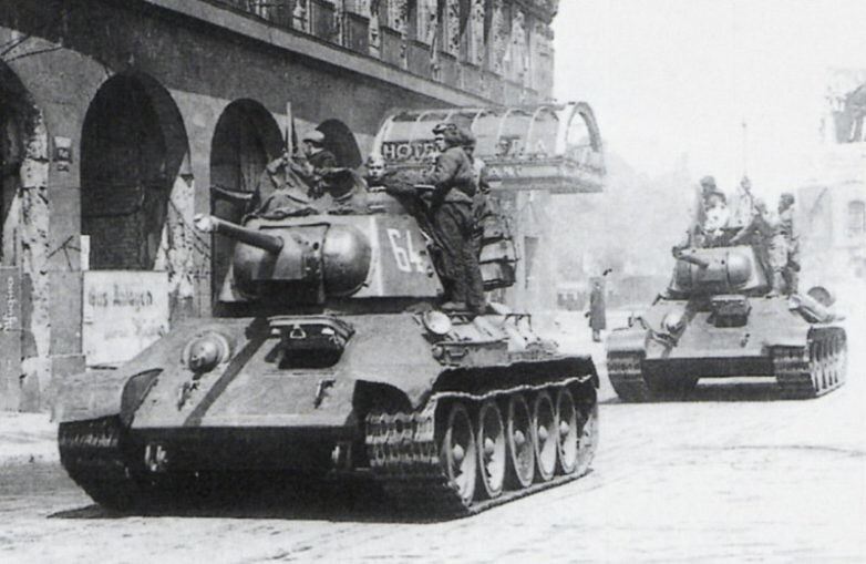 Советские танки Т-34 в Берлине, 1945 . Будем помнить всегда