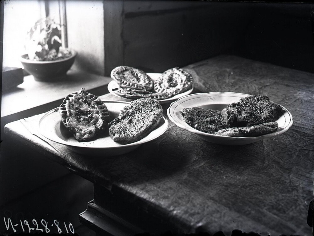 Карельская выпечка - калитки и колобы. Олонецкий р-н, 1927. Автор А. А. Беликов