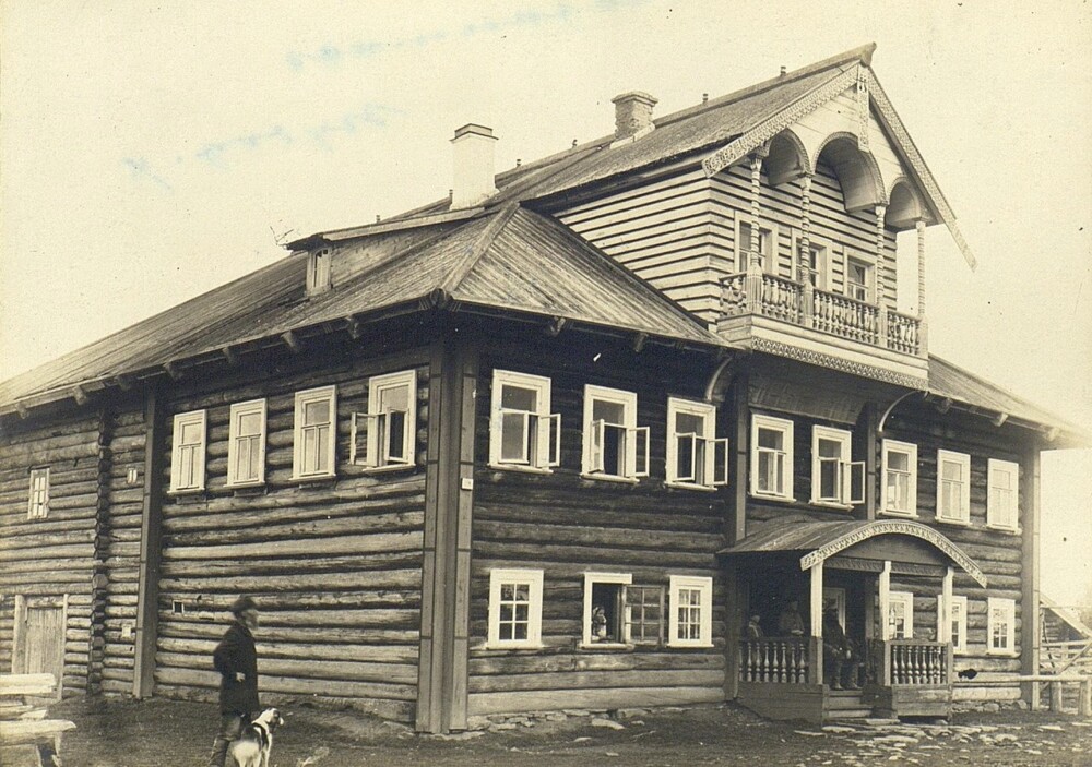 Дом богатого хозяина. Карелия, (Петрозаводский уезд), 1899.  Автор М. А. Круковский
