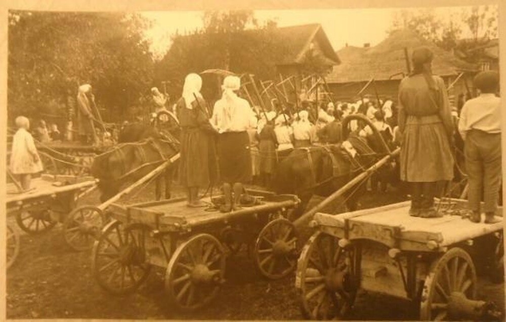 Перед косьбой Калининская обл., г. Кимры Дата съемки: 1930-е