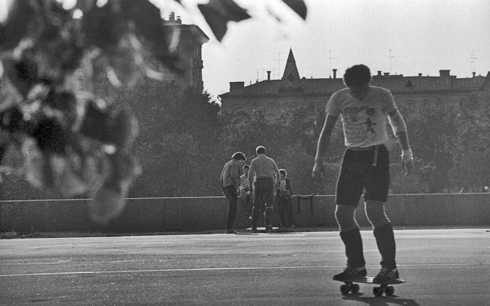 На набережной. 5 июня 1983 года. Фотограф Павел Сухарев.