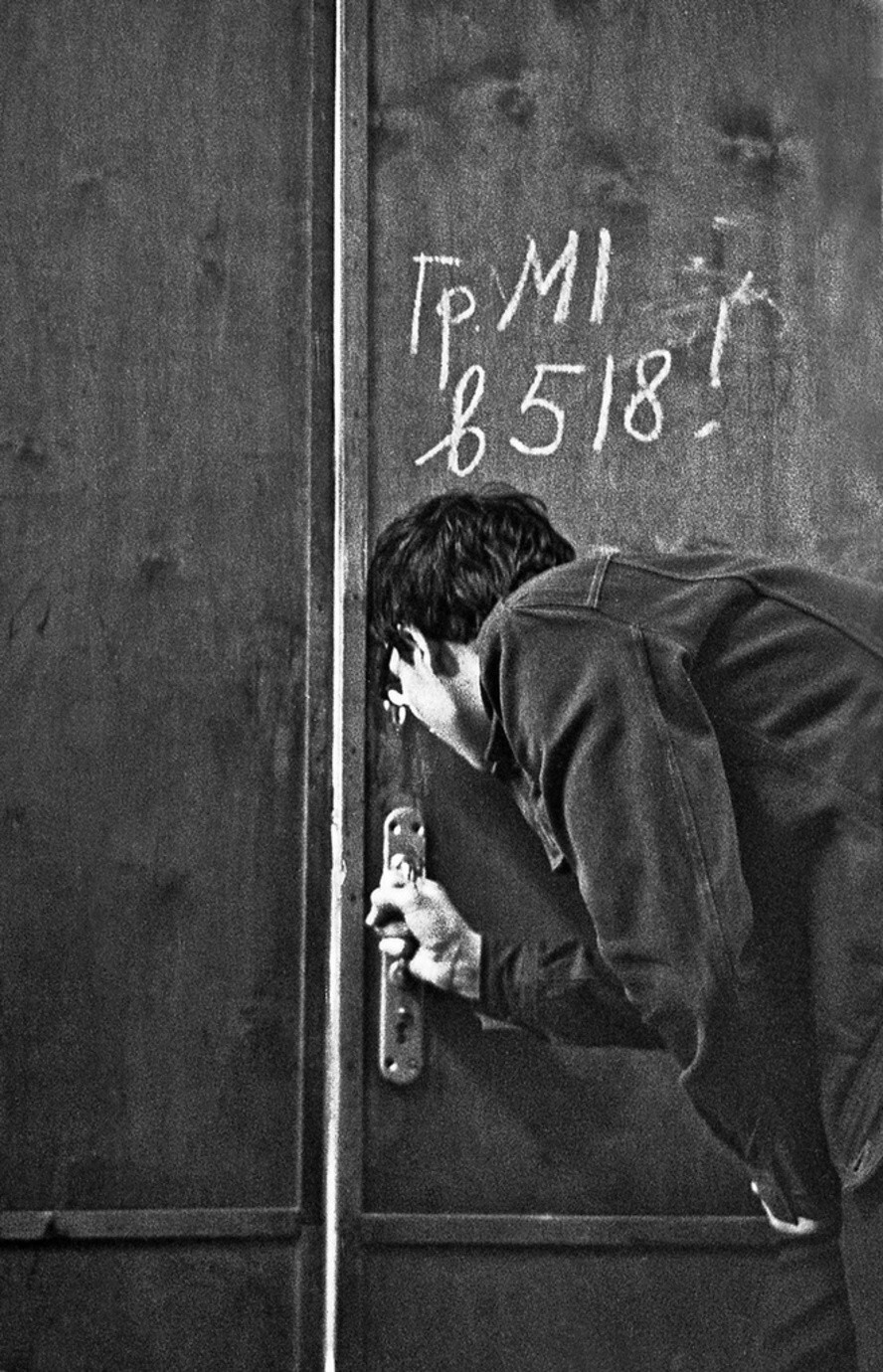На экзамене. 1982 год. Фотограф Павел Сухарев.