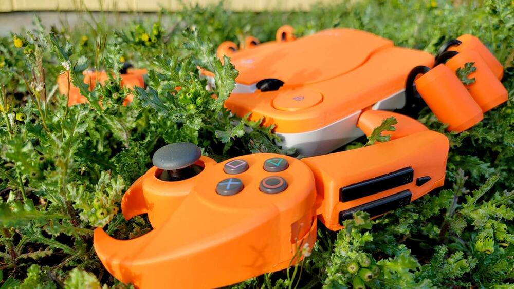 Парень превратил первую PlayStation в "крабстейшн"