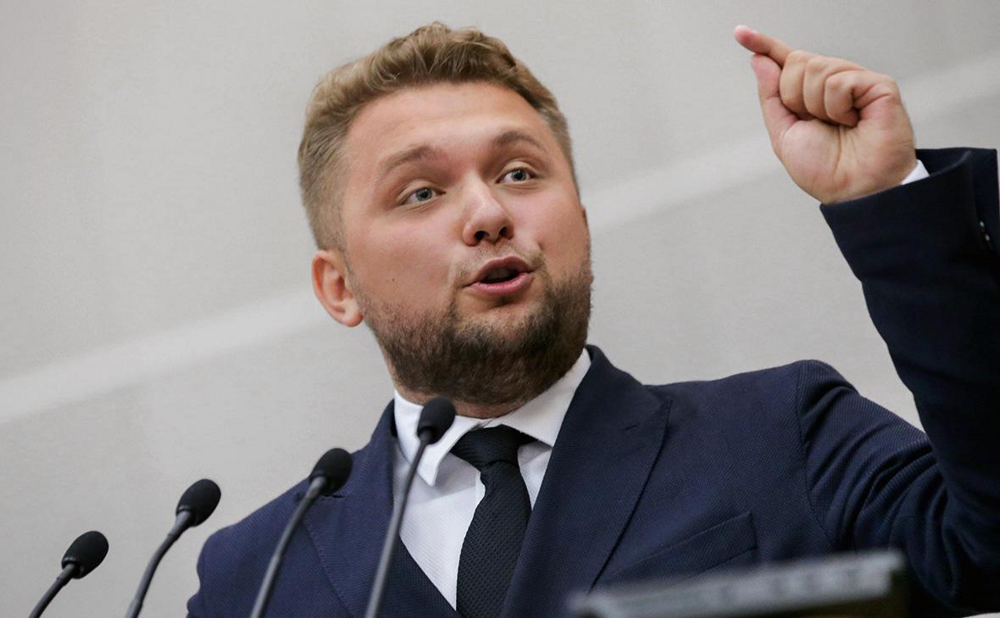 «Никаких семей и никакой раздачи бесплатных квартир»: в Госдуме обсуждают ужесточение выдачи сертификатов на жильё для недавних мигрантов
