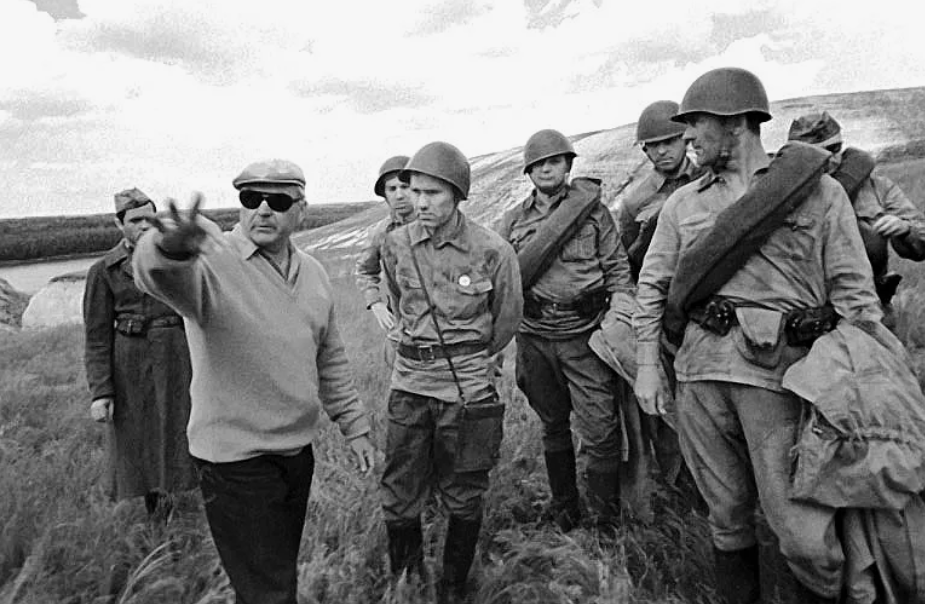 Как снимали культовый фильм "Они сражались за Родину": кадры со съемок и 15 интересных фактов о фильме