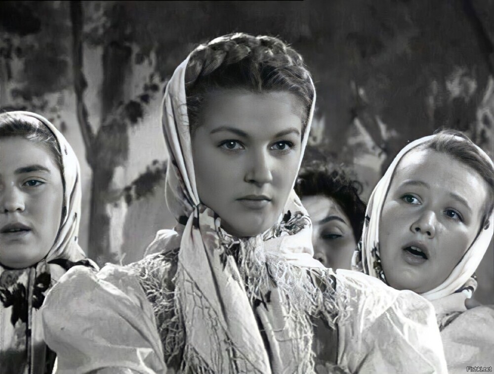 Светлана Сергеевна Дружинина — советская и российская актриса, кинорежиссёр, ...